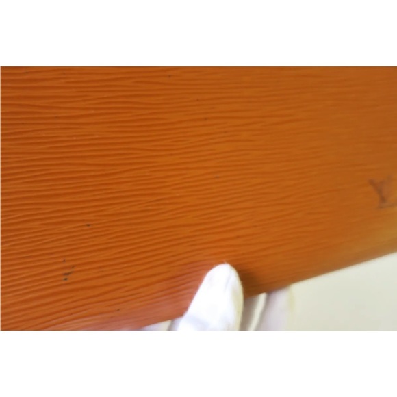 Louis Vuitton Epi Pochette - Picture 6 of 14